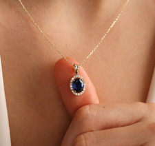Collier pendentif saphir bleu