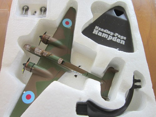 Avion atlas 144 bombardier - atlas, 1/144