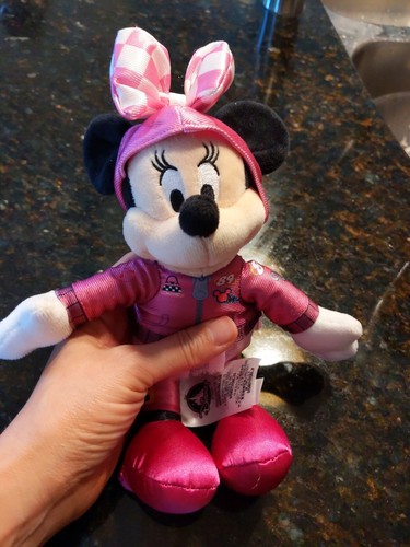 Disney store racer minnie - disney,