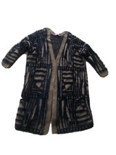 Modèle Couture long gilet Noire Et Taupe marque Hippie Chic