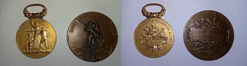 Ensemble deux médailles de - deux,