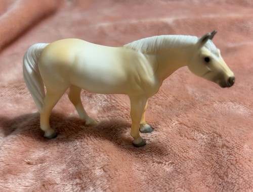 Breyer quarter horse mold - breyer,