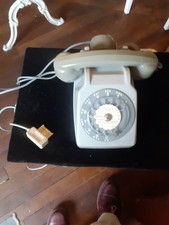 Ancien téléphone fixe à
