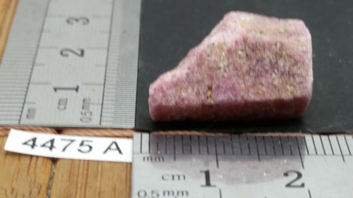 Rubis brut corindon opaque - rubis,