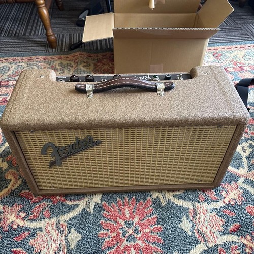 Fender reverb brown tolex - brown,