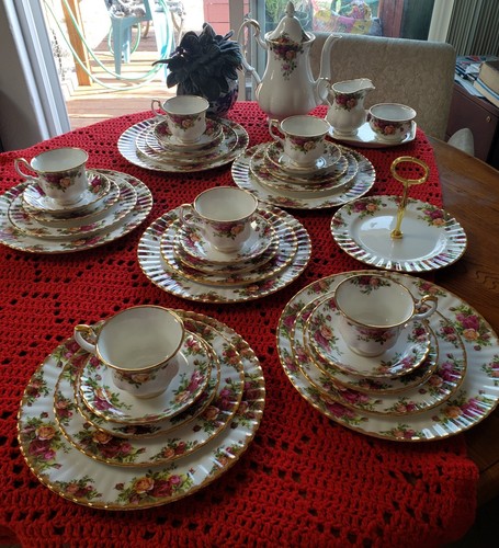 Royal albert settings with - settings,