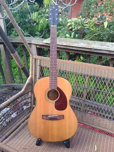 Yamaha parlor guitar - parlor,