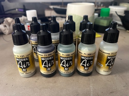 Peinture pour modelisme - pour,