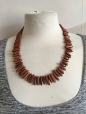 Collier de pierre de lune 50 cm en très bon état.