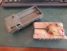 Deux Véhicules Militaire