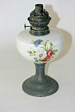 LAMPE A PÉTROLE  ANCIENNE EN ETAIN  PORCELAINE PEINTE 28 cm sans tube