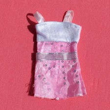 Robe rose et blanche