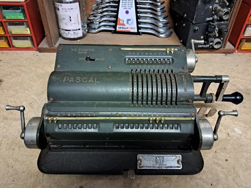 Machine calculer mecanique - machine,