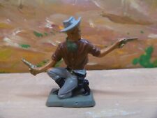 NESTLE COWBOY FABRIQUE PAR STARLUX 2 PISTOLET GENOU