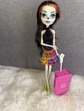 MonsterHigh Skelita Caleveras - Scaris: City Of Frights - Rare Doll With Luggage