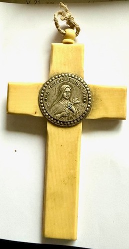 Croix berceau avec - de,