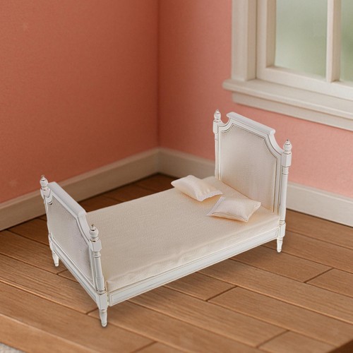 Meubles miniatures pour maison