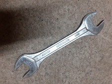  Ancienne clef FACOM numéroté 44 .