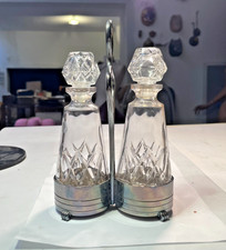 Très Jolie Huilier Vinaigrier Ancien En Métal Argenté complet