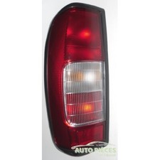 FEU ARRIERE GAUCHE PHARE