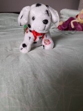 Petit chien Fizzy qui aboie