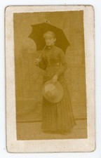 PHOTO CDV, une femme pose avec