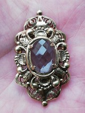 Broche Zoe Coste en métal