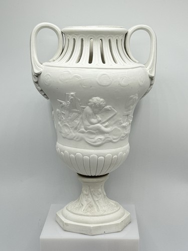 Sevres style bisque - or,