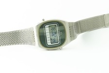 Montre ancienne omega 1616 quartz tout acier