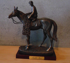 Statuette cheval de course en résine collection éditions Atlas