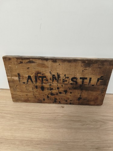 Ancienne pancarte publicitaire