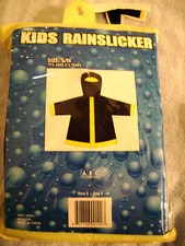 YELLOW AND BLACK   RAIN SLICKER NEW  FOR AGES 2-3