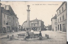 CPA - LA TOUR DU PIN (38) Place Prunelle - ANIMEE
