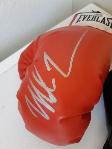 Gant boxe autographié mike - de,