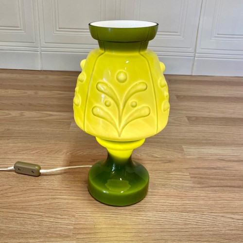 Grande lampe entièrement - grande,