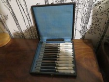 12 anciens petits couteaux manche en nacre orfèvre coutellerie Supérieur