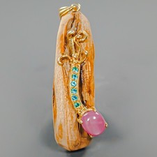 Pendentif en rubis fait main