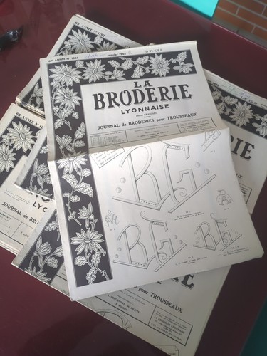 Lot broderie lyonnaise - 56, /