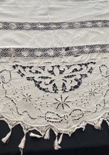 rideau ou napperon ancien en lin brodé de fleurs 70 cm x 1,40 m/6109V0