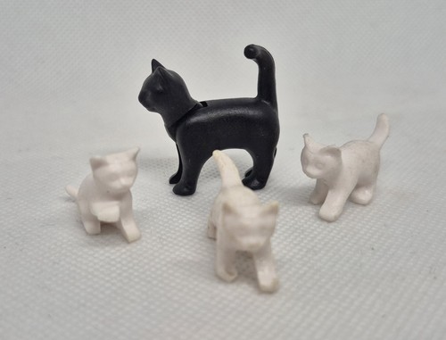 Maman chat noire bebes - chat,