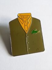 Pin's Lacoste , Gilet Chemise