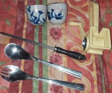 Mixeur manuel + couverts à salade + 2 pots à sauce + aiguiseur de couteaux, plas