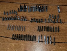 LOT ANCIENNES PLUMES PLUSIEURS SORTES POUR ECRITURE ET CALLIGRAPHIE