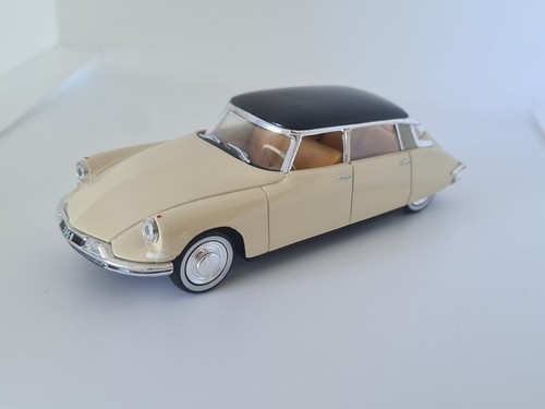 Universal hobbies citroën - universal, ds