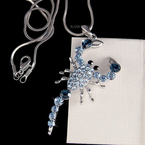 Bleu scorpion avec - bleu, cristal
