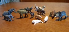 Lot de 14 figurines, animaux divers. 