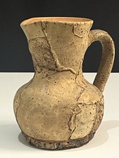 Ancien pichet, carafe en terre cuite et liége