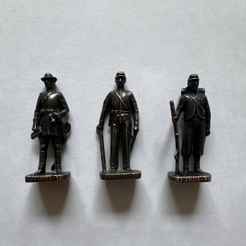 Lot figurines kinder métal - lot,