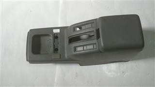 Console centrale nissan - console,