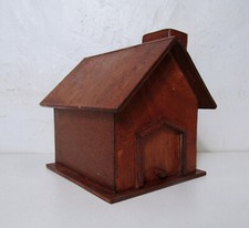petite maison en bois style nichoir à oiseau vintage